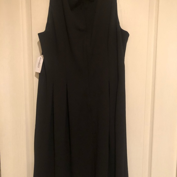 Black Pleated Dress - Picture 5 of 8